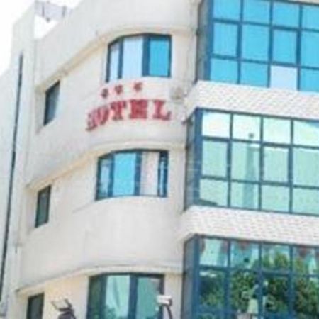 Ophir Hotel Тел Авив Екстериор снимка